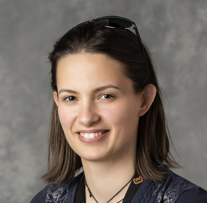 Headshot of Giulia smiling