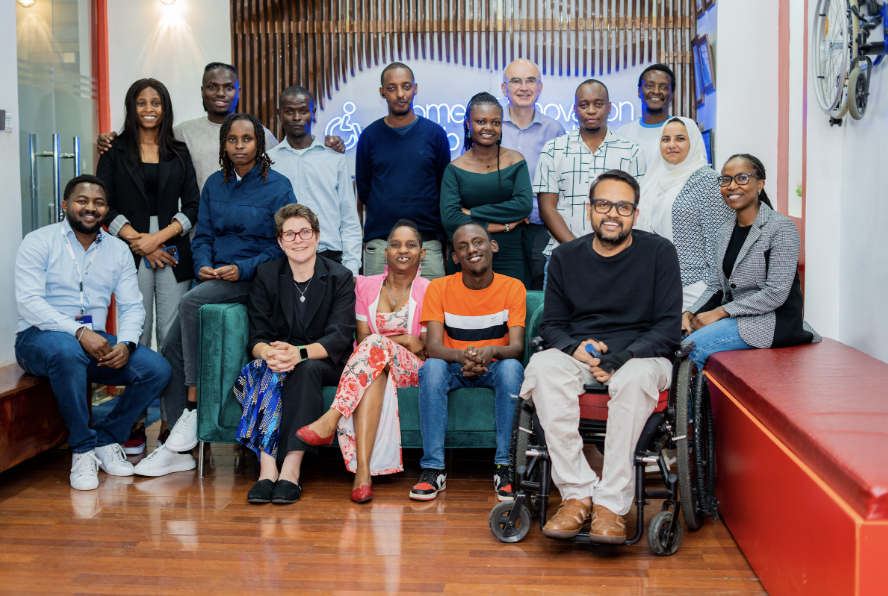 PArticipants posing for a photo
