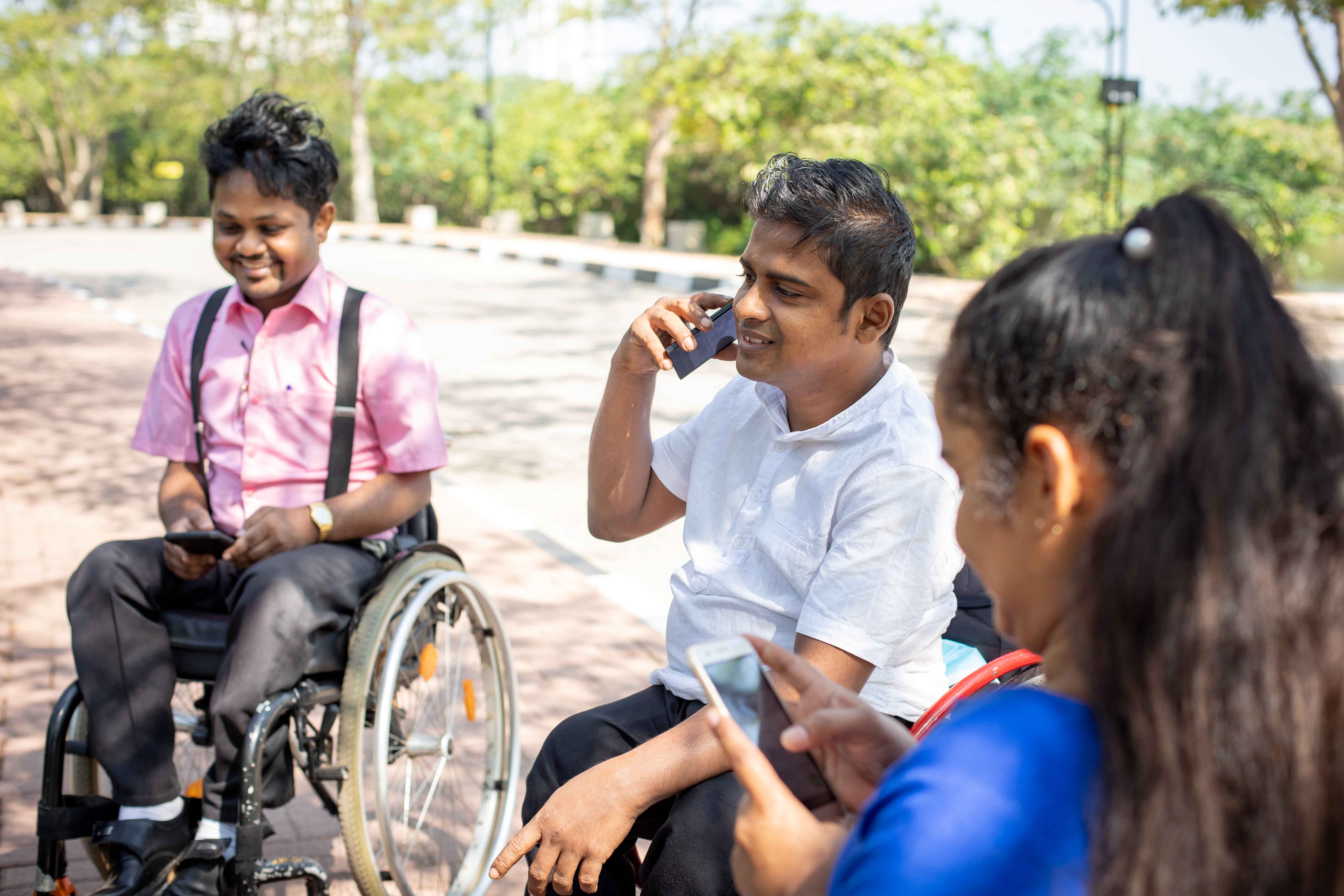Number of people sitting in discussion in sri lanka 